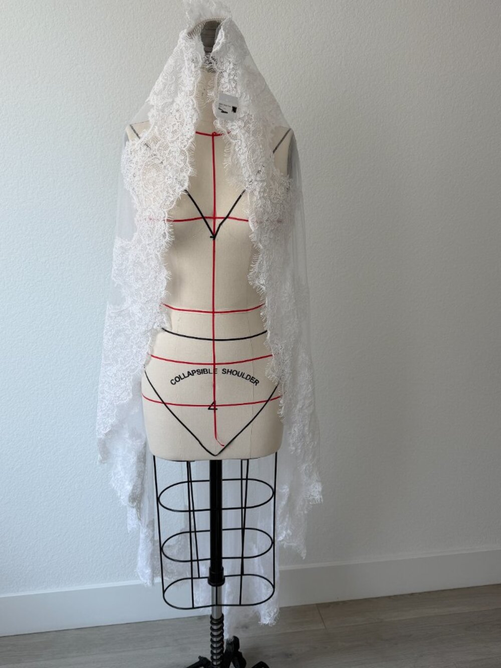 new with tag lace long veil mantilla veil style